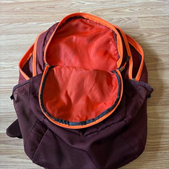 The North Face Jester Backpack FlexVent wine takse - Picture 3 of 8